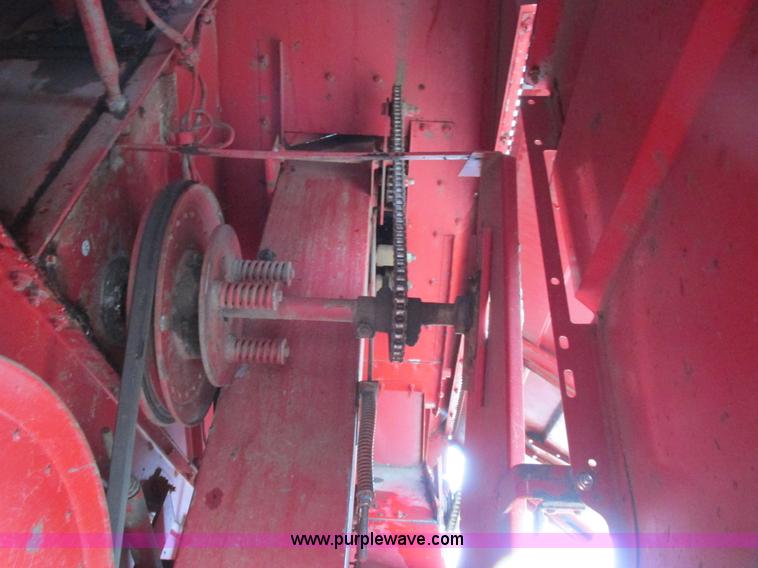 image for item A8706 1989 Case IH 1680 combine