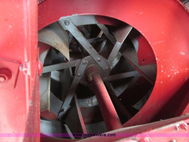 image for item A8706 1989 Case IH 1680 combine