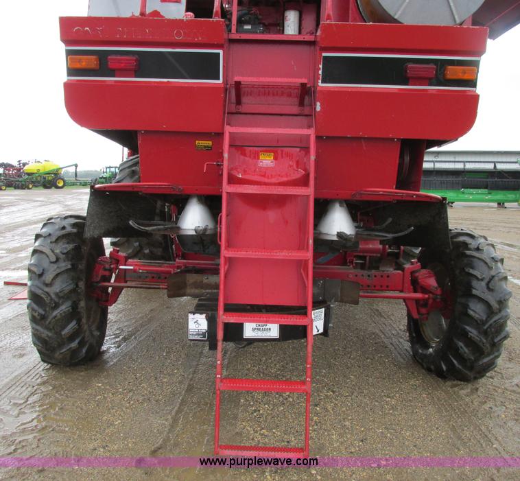 image for item A8706 1989 Case IH 1680 combine