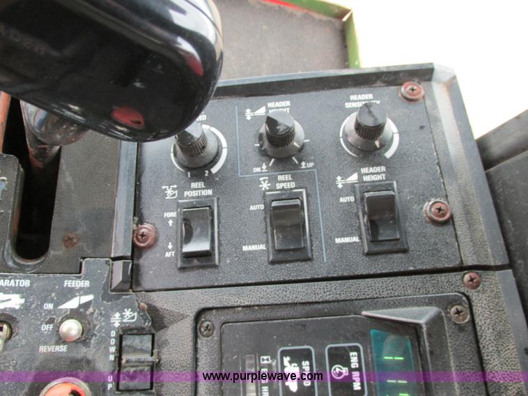 image for item A8706 1989 Case IH 1680 combine