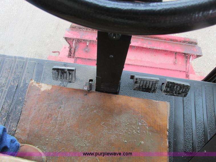 image for item A8706 1989 Case IH 1680 combine