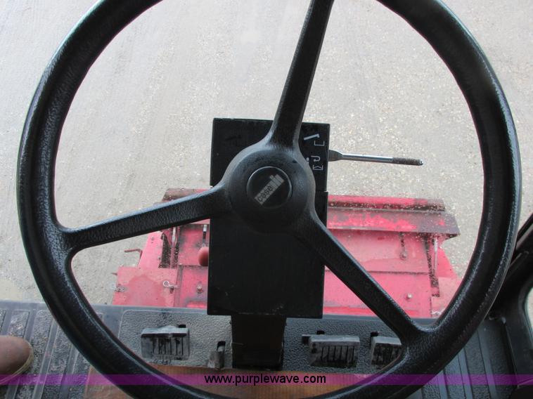 image for item A8706 1989 Case IH 1680 combine