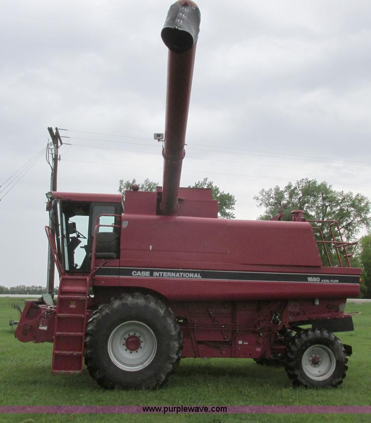 image for item A8706 1989 Case IH 1680 combine