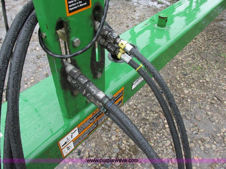 image for item A8708 2007 John Deere 2410 chisel plow