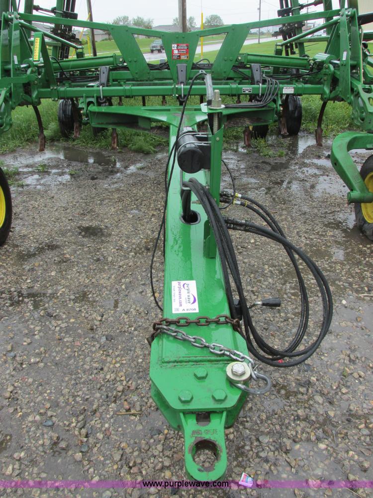 image for item A8708 2007 John Deere 2410 chisel plow