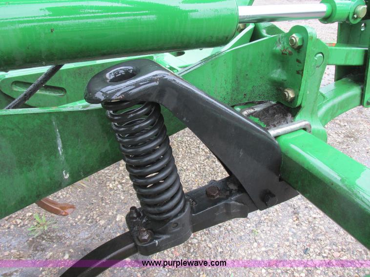 image for item A8708 2007 John Deere 2410 chisel plow