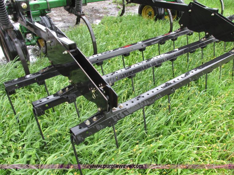 image for item A8708 2007 John Deere 2410 chisel plow