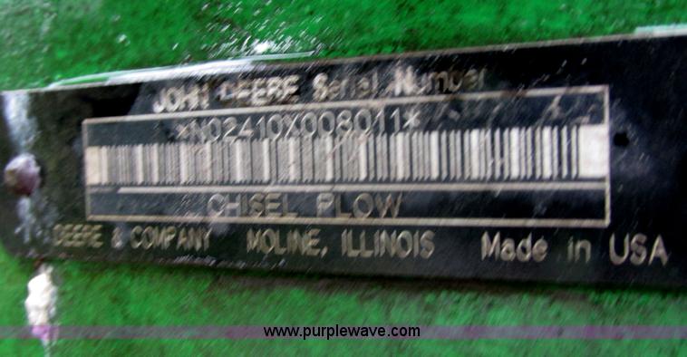 image for item A8708 2007 John Deere 2410 chisel plow