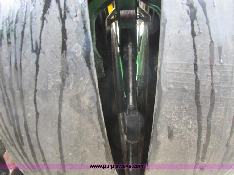 image for item A8709 2005 John Deere 24R22 planter