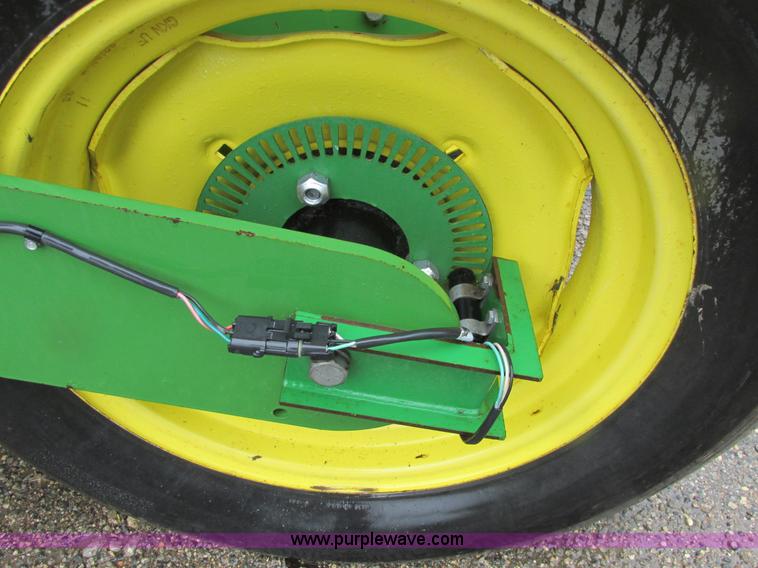 image for item A8709 2005 John Deere 24R22 planter