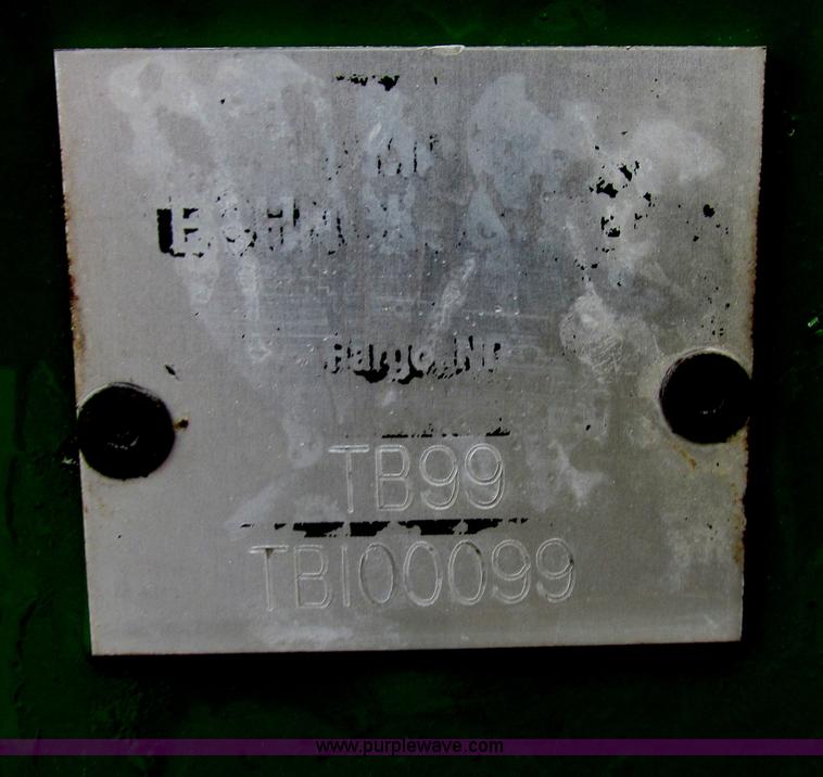 image for item A8709 2005 John Deere 24R22 planter