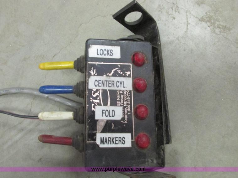 image for item A8709 2005 John Deere 24R22 planter