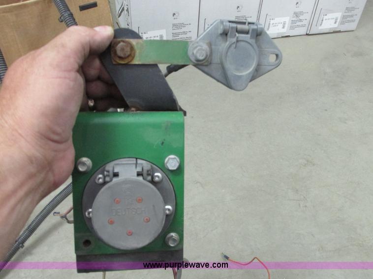 image for item A8709 2005 John Deere 24R22 planter