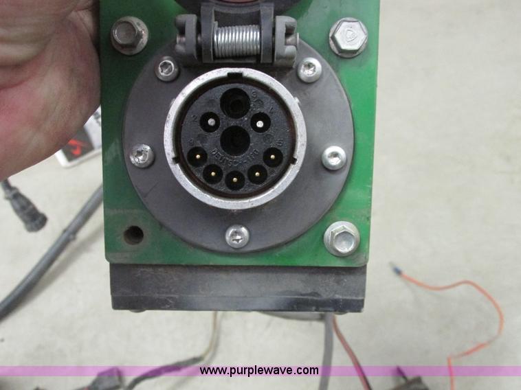 image for item A8709 2005 John Deere 24R22 planter