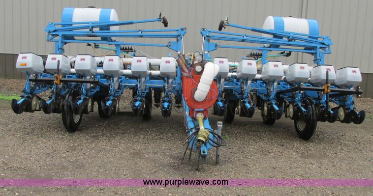 image for item A8712 1998 Monosem NG Plus 24R22 planter