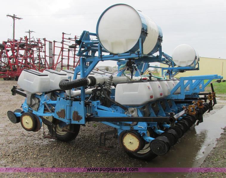 image for item A8712 1998 Monosem NG Plus 24R22 planter