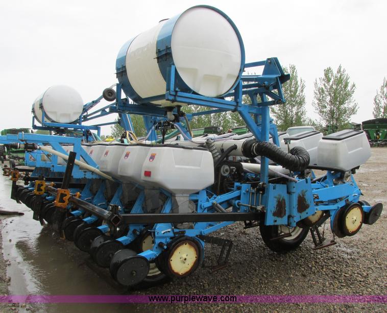 image for item A8712 1998 Monosem NG Plus 24R22 planter