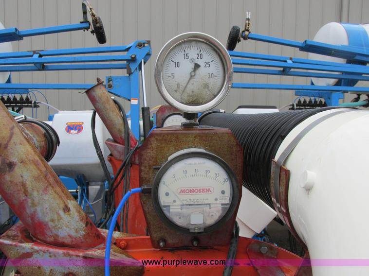 image for item A8712 1998 Monosem NG Plus 24R22 planter