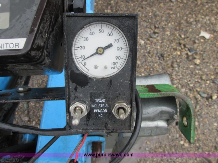 image for item A8712 1998 Monosem NG Plus 24R22 planter