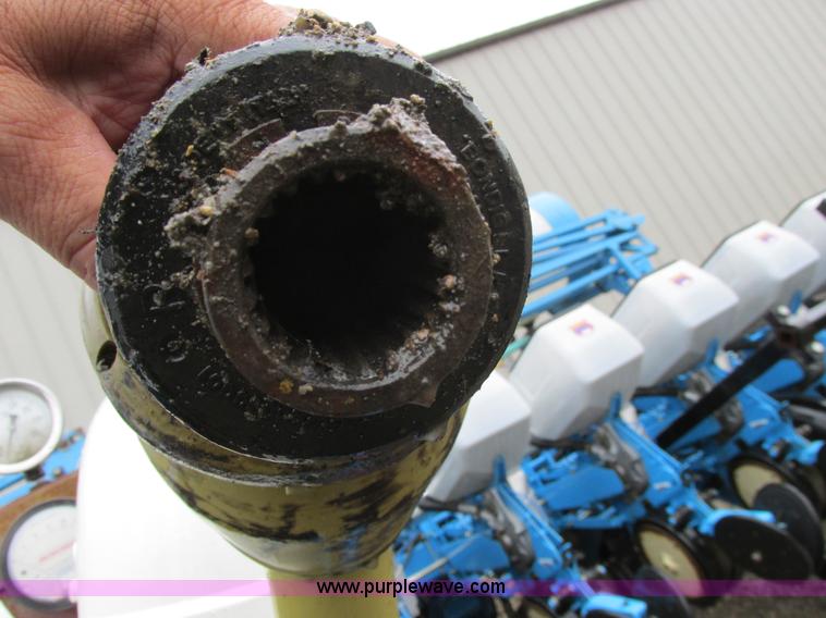 image for item A8712 1998 Monosem NG Plus 24R22 planter