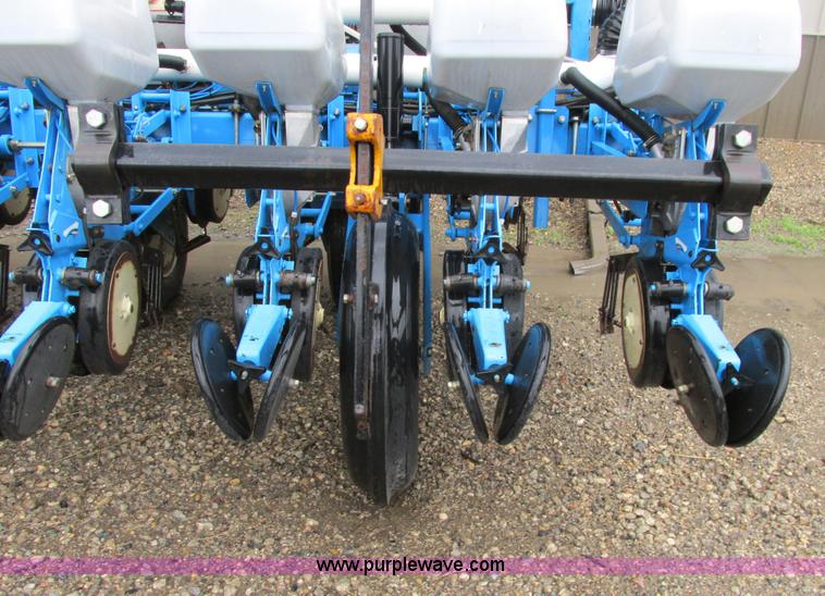 image for item A8712 1998 Monosem NG Plus 24R22 planter