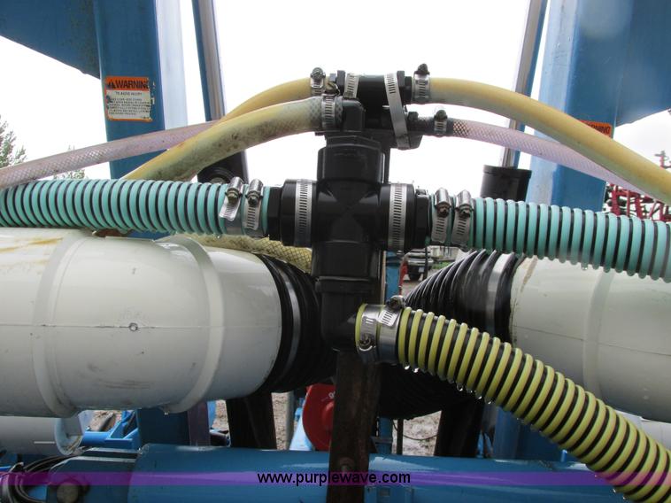 image for item A8712 1998 Monosem NG Plus 24R22 planter