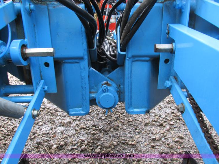 image for item A8712 1998 Monosem NG Plus 24R22 planter