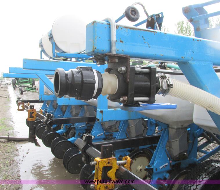 image for item A8712 1998 Monosem NG Plus 24R22 planter