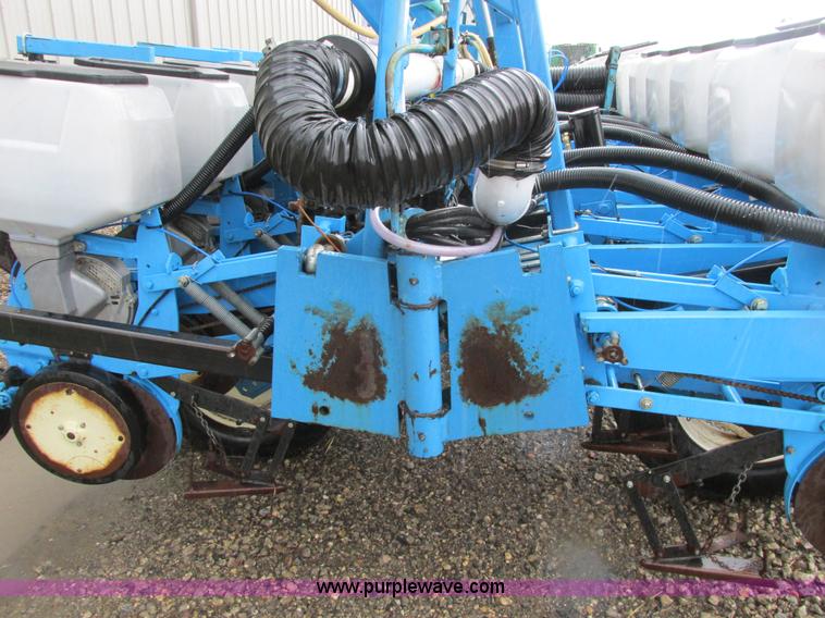 image for item A8712 1998 Monosem NG Plus 24R22 planter