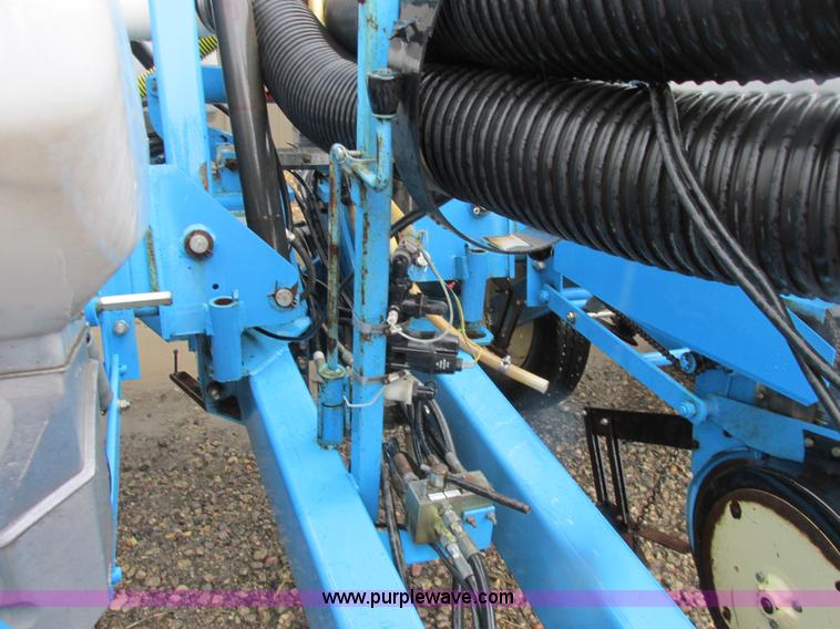 image for item A8712 1998 Monosem NG Plus 24R22 planter