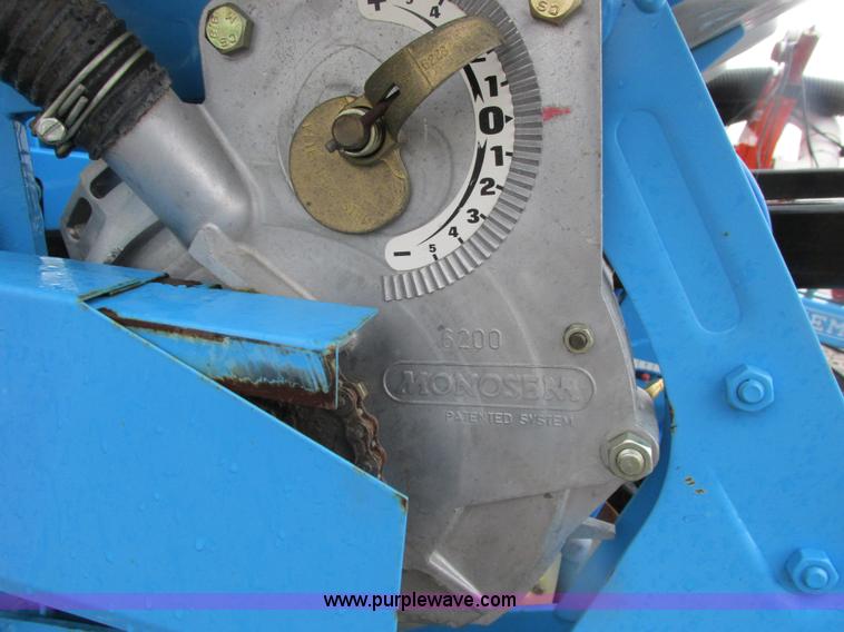 image for item A8712 1998 Monosem NG Plus 24R22 planter