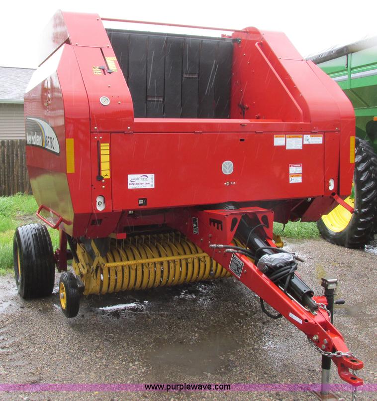 image for item A8714 2005 New Holland BR780A round baler