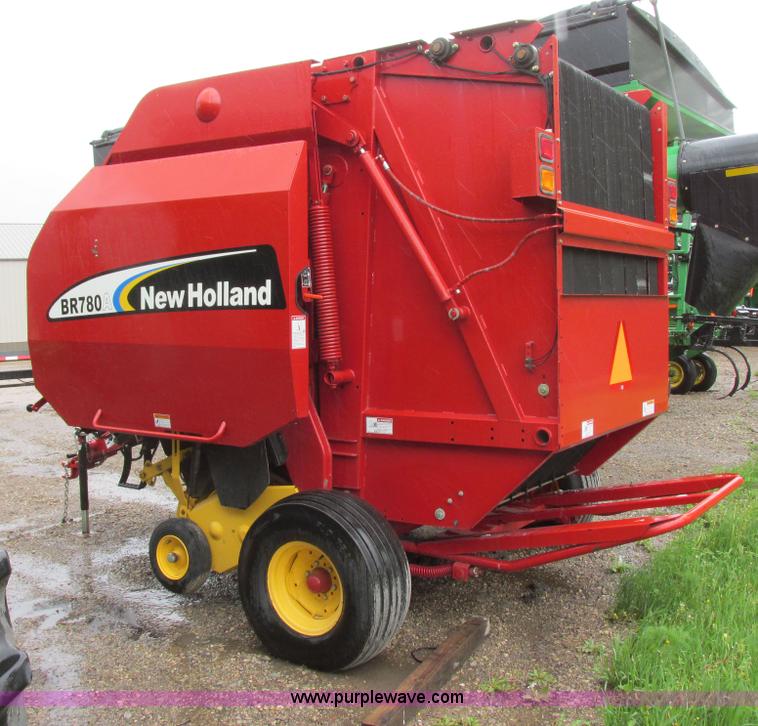 image for item A8714 2005 New Holland BR780A round baler