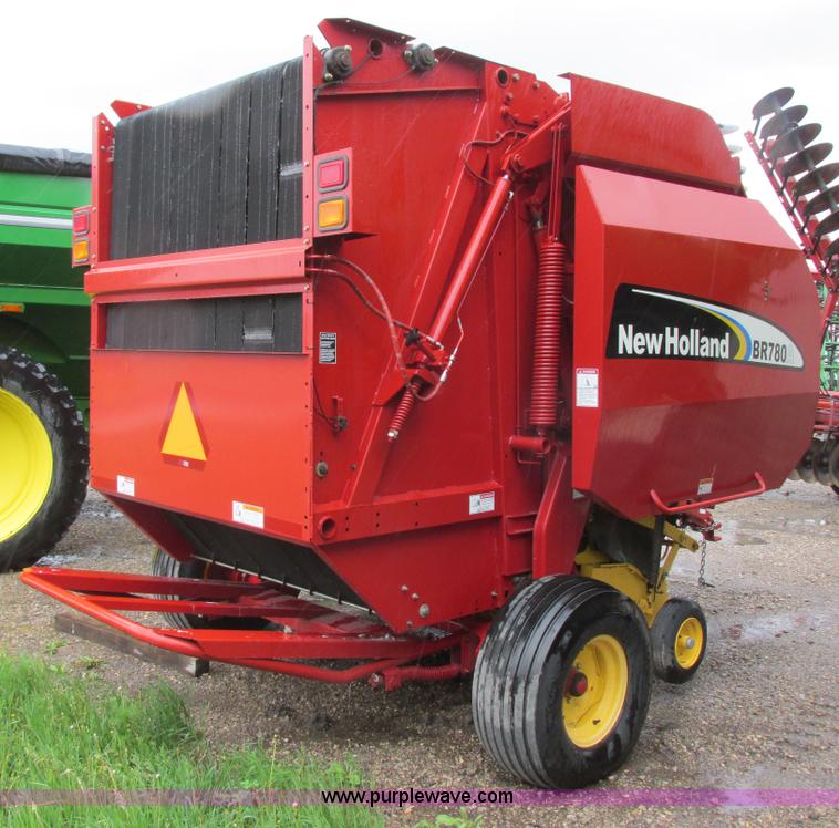 image for item A8714 2005 New Holland BR780A round baler