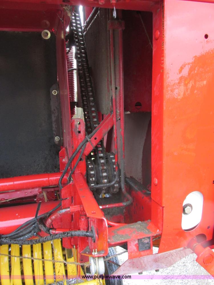 image for item A8714 2005 New Holland BR780A round baler