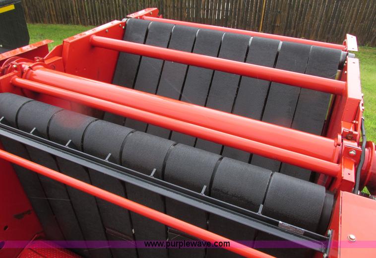 image for item A8714 2005 New Holland BR780A round baler