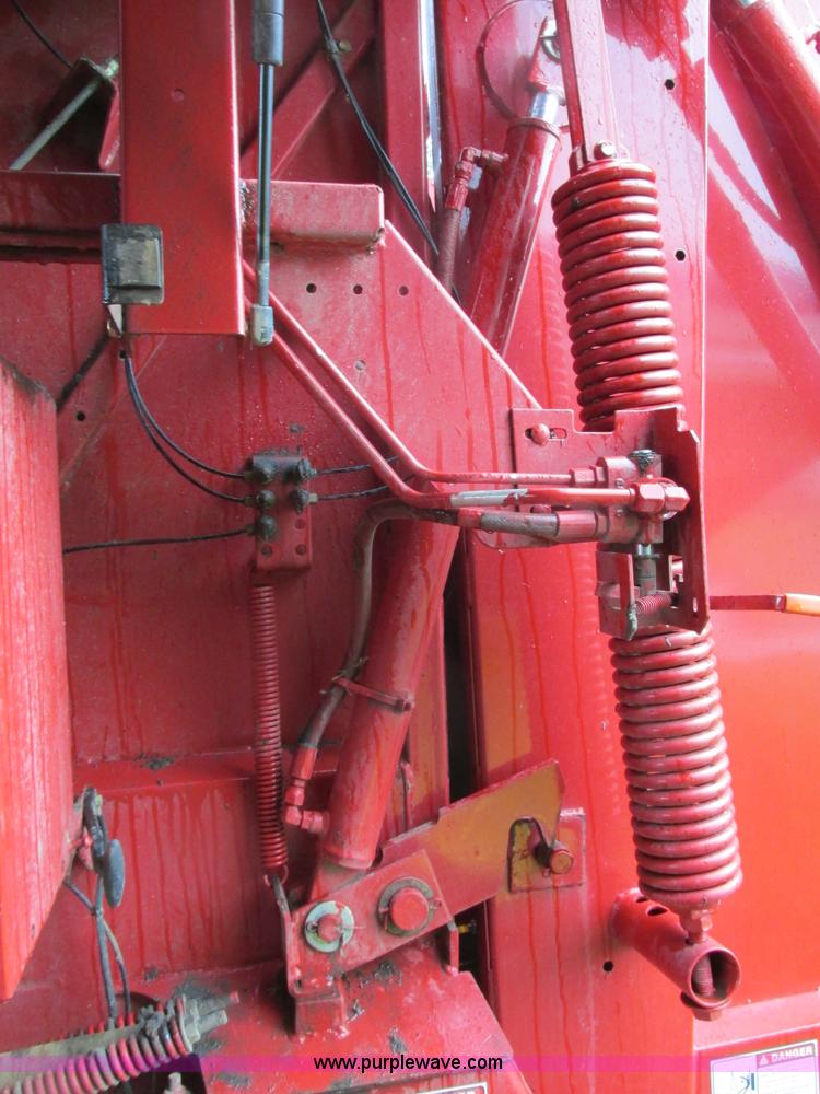 image for item A8714 2005 New Holland BR780A round baler