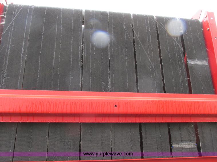 image for item A8714 2005 New Holland BR780A round baler