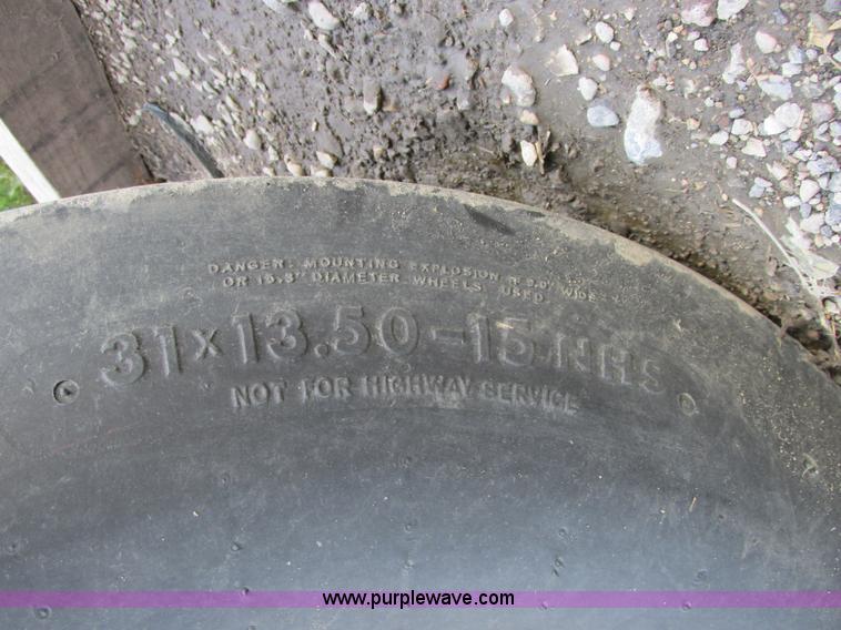 image for item A8714 2005 New Holland BR780A round baler