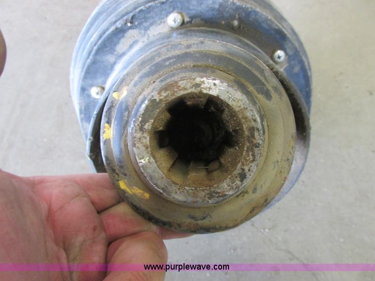 image for item A8714 2005 New Holland BR780A round baler