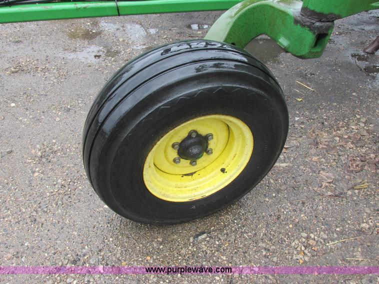 image for item A8715 2004 John Deere 2410 folding chisel plow