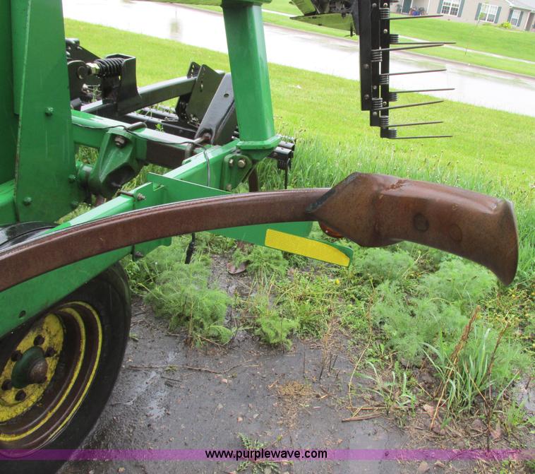 image for item A8715 2004 John Deere 2410 folding chisel plow