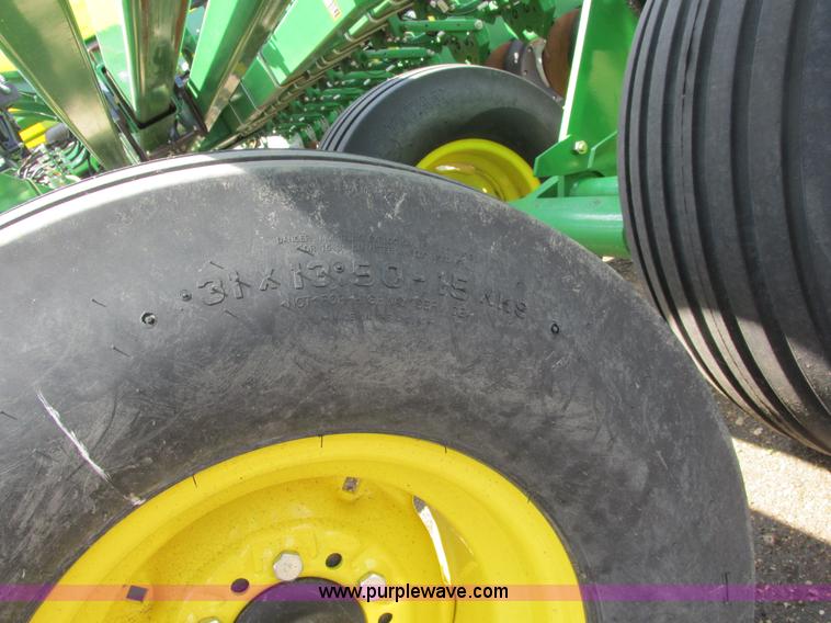 image for item A8719 2012 John Deere DB66 planter