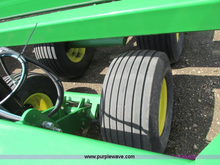 image for item A8719 2012 John Deere DB66 planter