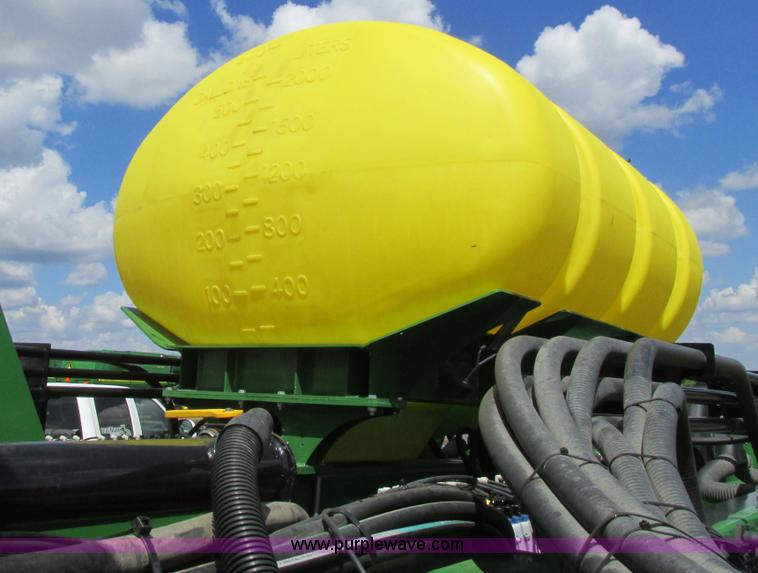 image for item A8719 2012 John Deere DB66 planter