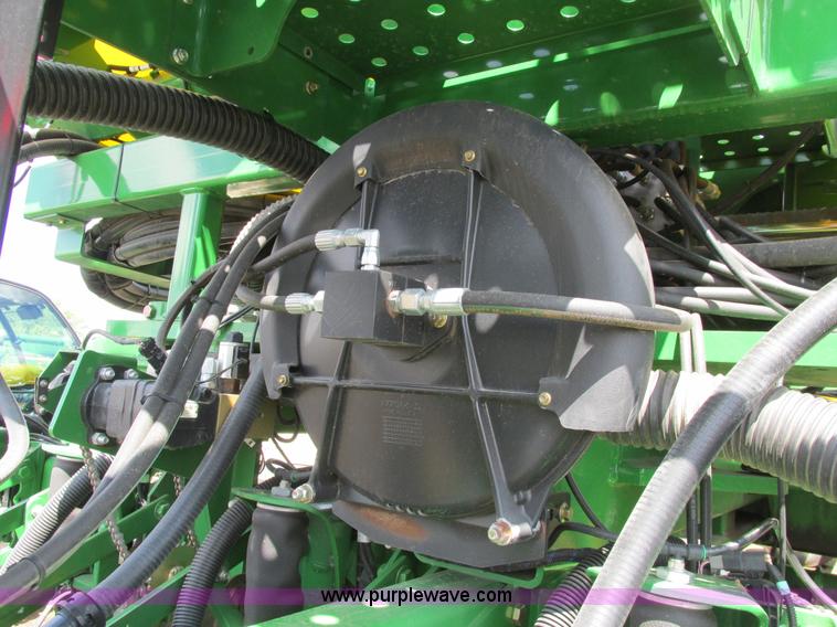 image for item A8719 2012 John Deere DB66 planter