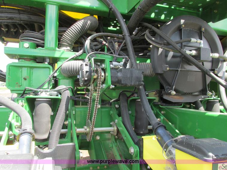 image for item A8719 2012 John Deere DB66 planter