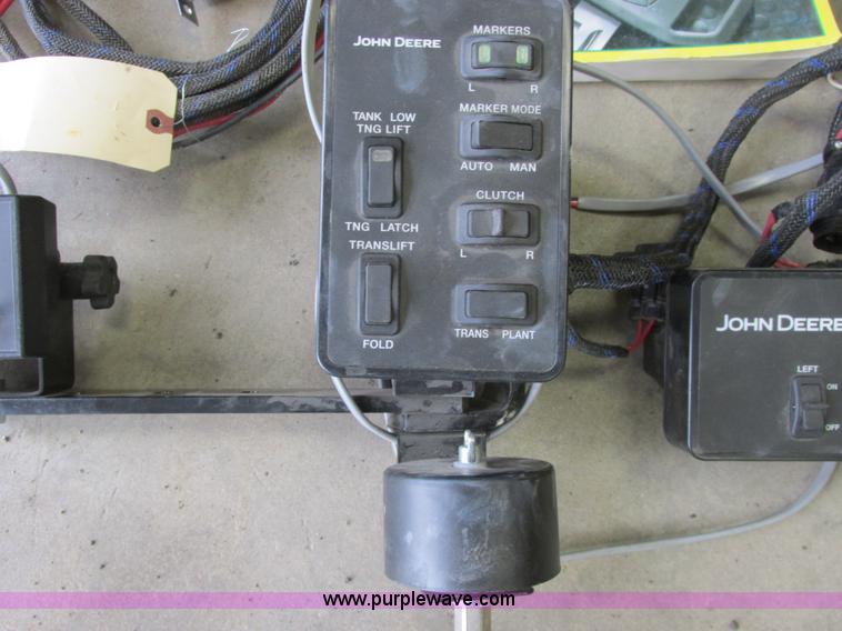 image for item A8719 2012 John Deere DB66 planter