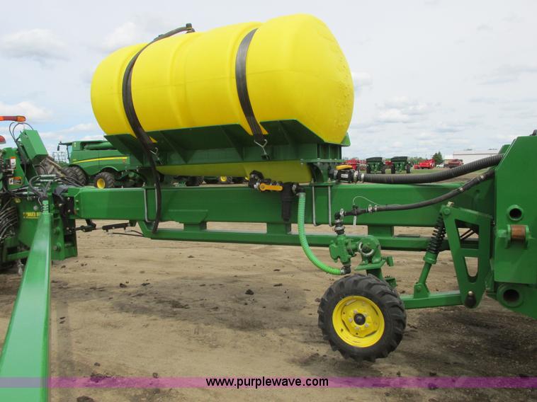 image for item A8719 2012 John Deere DB66 planter
