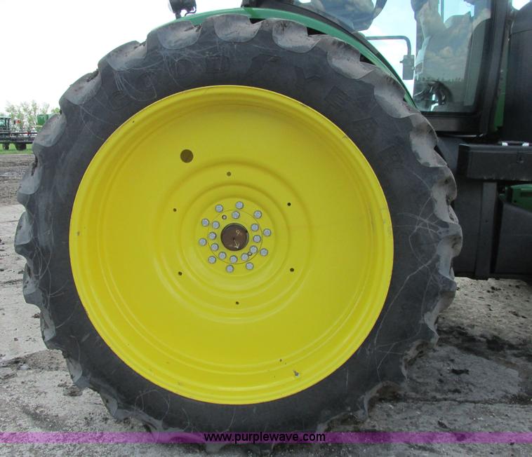 image for item A8721 2012 John Deere 8285R MFWD tractor